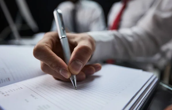 Επιχειρηματίας Χέρι Γράφοντας Σημείωμα Ένα Notebook Close Επιχειρηματίας Που Εργάζεται — Φωτογραφία Αρχείου