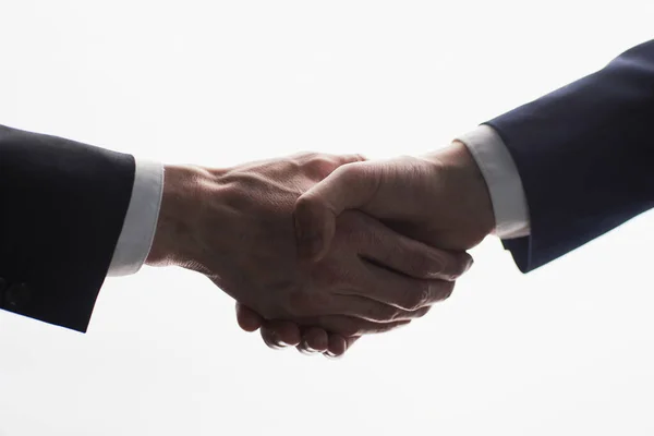 两个商人握手以求达成协议 具有白色背景的孤立形象 商业概念 — 图库照片