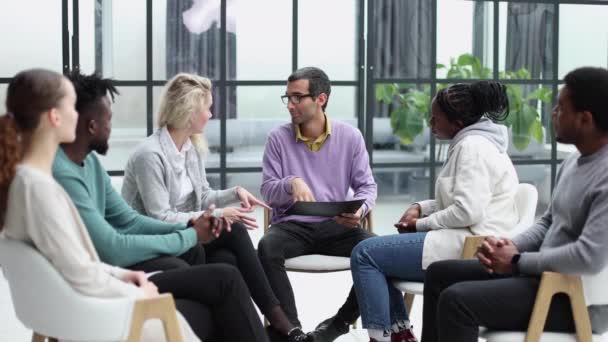 Executive Team Listening Contrary Views Colleague — Stock video