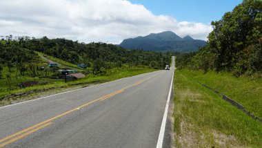 Estrada da Graciosa, Brezilya 'nın Paran eyaletindeki Serra do Mar' da Atlantik Ormanı 'ndan geçen tarihi yol.
