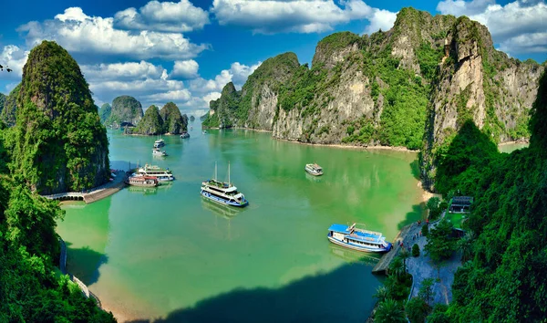 Halong Bay Vietnam — Photo