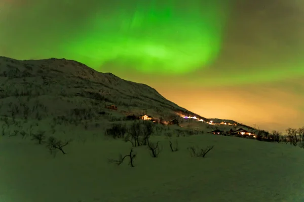 オーロラはトロンソ ノルウェーの北の光で — ストック写真