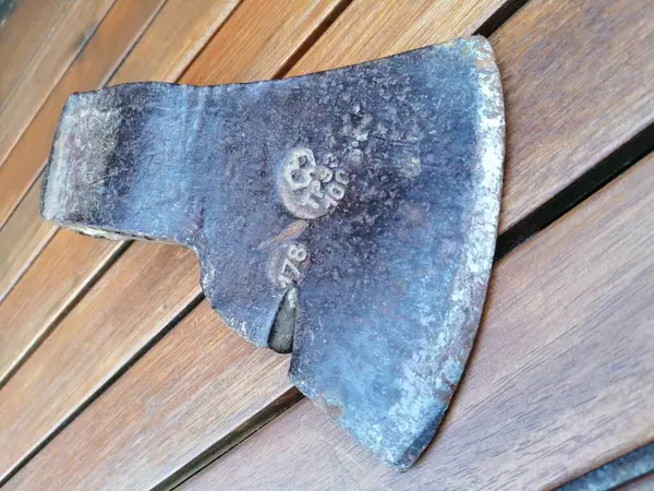 eski vintage paslı demir