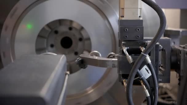 Cnc Máquina Trabalho Corte Ferramenta Processamento Detalhes Metal Aço Torneamento — Vídeo de Stock