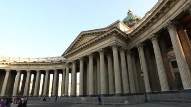 St. Petersburg 'daki Büyük Peter anıtının etrafındaki hiperlapa. Yüksek kaliteli FullHD görüntüler