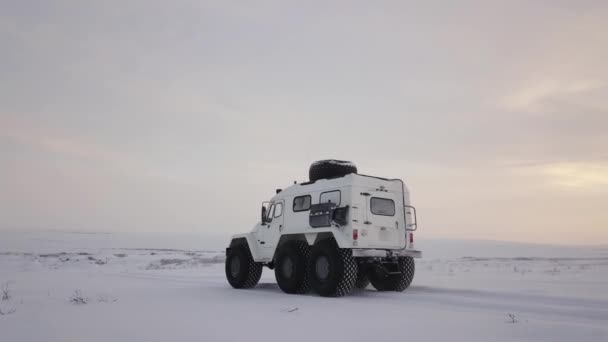 Terénní Vozidlo Trekol Zasněžené Arktidě Vysoce Kvalitní Fullhd Záběry — Stock video