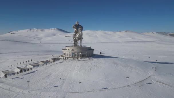 Statua Dżyngis Chana Lotu Ptaka Tsonjin Boldog Niedaleko Ulaanbaatar Mongolia — Wideo stockowe