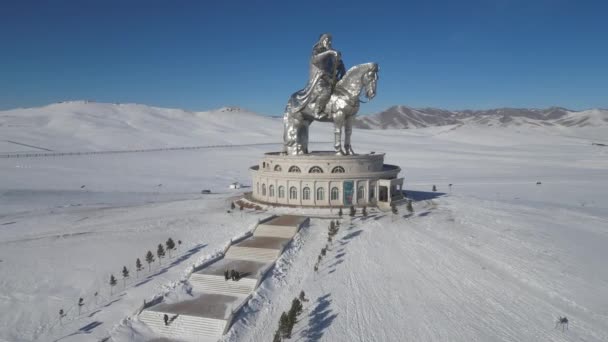 Estátua Genghis Khan Vista Aérea Tsonjin Boldog Perto Ulaanbaatar Mongólia — Vídeo de Stock