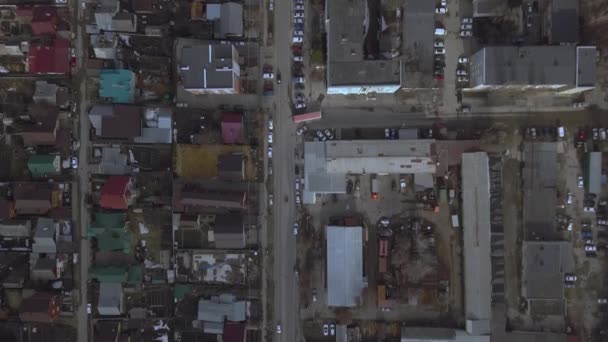 Удивляйтесь Динамичному Городскому Ландшафту Сверху Наблюдая Слияние Зданий Улиц Машин — стоковое видео
