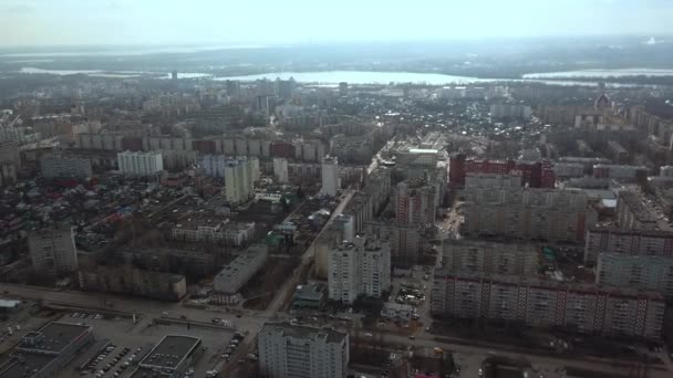 Luftaufnahme Eines Stadtbildes Mit Einem Fluss Hintergrund Das Urbanes Design — Stockvideo