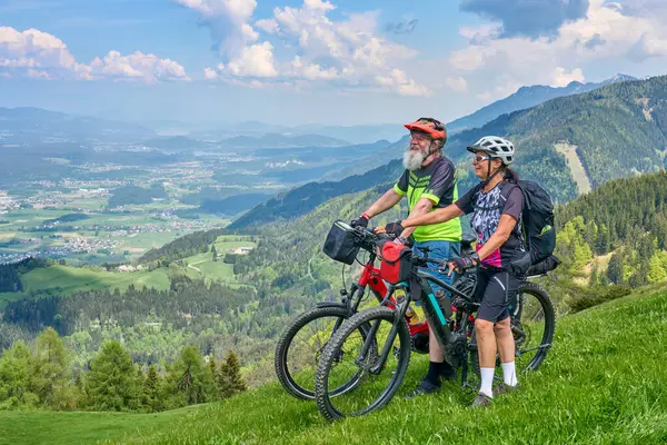 Active Senior Couple Mountain Bike Tour Carinthian Alps Villach Austria — Stock Photo, Image
