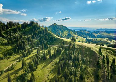 Oberstaufen, Steibis, Allgaeu Alps, Bavyera, Almanya yakınlarındaki Nagelfluh dağlarının panoramik manzarası.