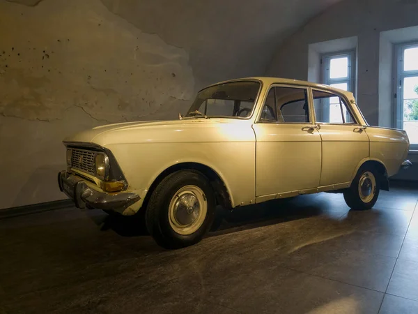 Daugavpils Łotwa Lipca 2023 Samochód Retro Stare Samochody Umieszczone Wewnątrz — Zdjęcie stockowe