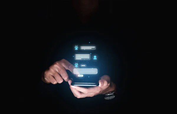 Mão Homem Negócios Usando Smartphone Conversando Com Bot Bate Papo — Fotografia de Stock