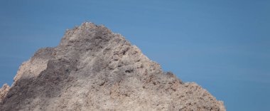 Dolomitlerdeki Odle grubunda yaban bir zirve.