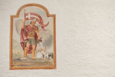 ALBIONS, İTALYA - EYLÜL 02, 2020: Metinde bir boya (fresk)