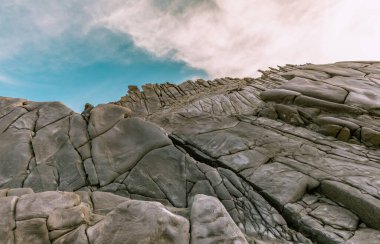 Endülüs İspanya 'nın Tabernas Çölü' ndeki çorak taşlı arazi manzarası.