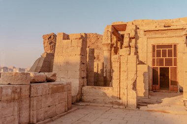 Mammisi von Edfu Mısır 'daki Edfu Tapınağı manzarası