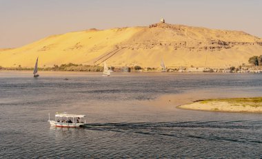Aswan Mısır 'daki soyluların mezarları