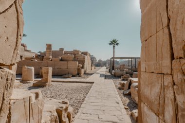 Karnak Tapınağı, Karnak 'taki Nil kıyısında, Luxor yakınlarında.