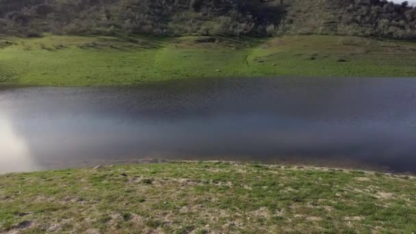 ヨーロッパスペインの自然環境水 ジョス オリオール アルクタラ貯水池の眺め — ストック動画