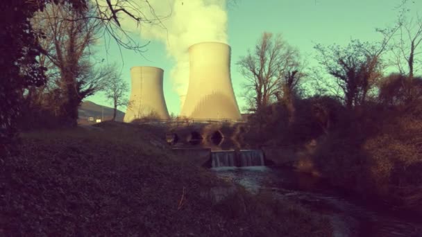 Πυρηνικό Εργοστάσιο Σκληρής Ενέργειας Στο Διαμέρισμα Ardche — Αρχείο Βίντεο
