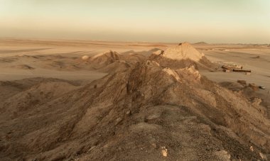 Mısır 'daki Arap Çölü' nde engebeli tepe manzarası
