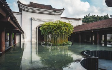 Quang Ninh Vietnam 'daki Miras Yen Tu MGaleri kompleksinin detaylı görüntüsü.