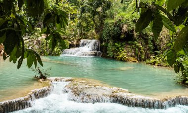 Kuang Si Şelalesi Laos 'taki Tat Kuang Si Parkı' nda.