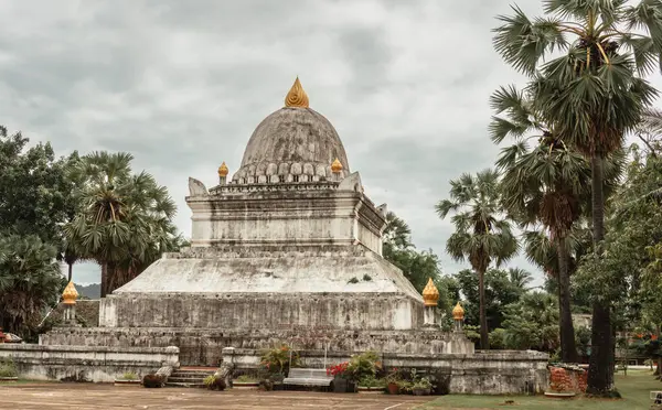 stock image Makmo Stupa of the Wat Wisunalat temple in Thanon Wisunalat, Luang Prabang