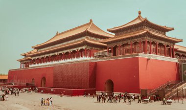 Yasak Şehir, Pekin 'deki Tian' anmen Meydanı 'nda bulunan UNESCO Dünya Mirası Alanıdır.