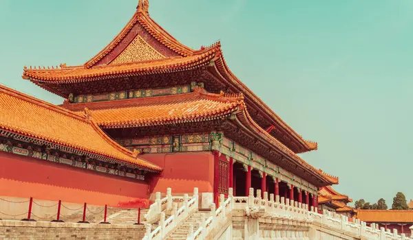 Yasak Şehir, Pekin 'deki Tian' anmen Meydanı 'nda bulunan UNESCO Dünya Mirası Alanıdır.