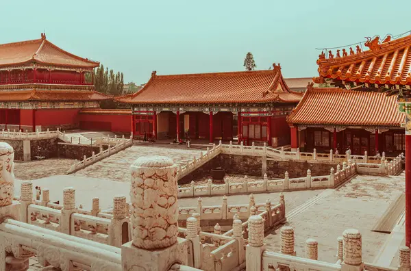 Yasak Şehir, Pekin 'deki Tian' anmen Meydanı 'nda bulunan UNESCO Dünya Mirası Alanıdır.