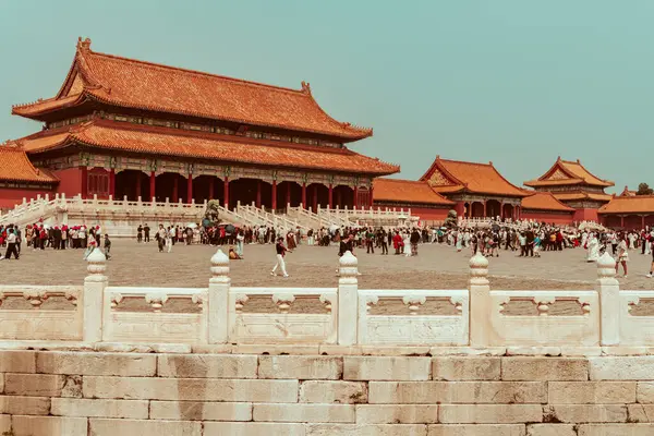 Yasak Şehir, Pekin 'deki Tian' anmen Meydanı 'nda bulunan UNESCO Dünya Mirası Alanıdır.