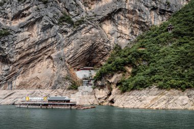 Çin Halk Cumhuriyeti 'nin Üç Boğaz bölgesindeki Yangtze Nehri Peyzajı