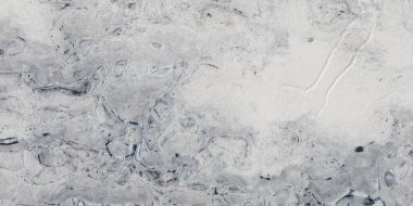 Eski Kirli Beton Yüzey Duvarı Yapısı Çimento Arkaplanı. Soyut çimento ya da taş duvar damlaları, farklı şekillerde gölgeler ve zarif bej renginde gri renkler. Yansıma ıslak doğa açık gri gölge