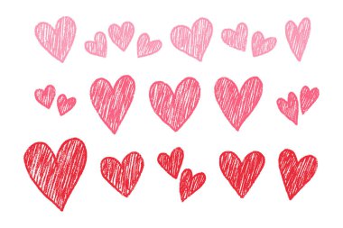 Tebeşir kalpleri sever. Kömür dokusu romantik elementler beyaz arka planda izole edildi. Pembe karalama kalemi kalp vektörü ayarlandı. Grunge tebeşiri, pastel boya, kalp şekilleri. Kırmızı el aşk simgeleri çizdi.