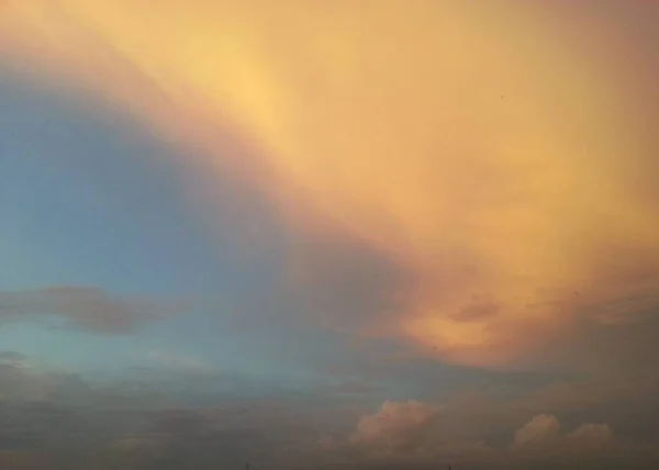 Schöner Sonnenuntergang Himmel Wolkenlandschaft — Stockfoto