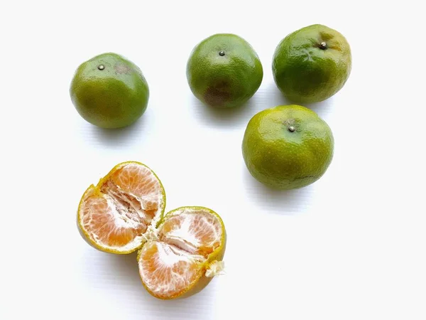 Frutas Laranja Frescas Fundo Branco — Fotografia de Stock