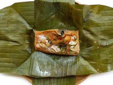 Tayland yemeği: Muz yapraklı buğulanmış körili balık