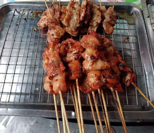 タイ料理 豚肉のグリル タイの呼び出し Moo Ping — ストック写真