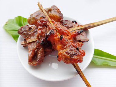 Tayland yemeği: Yakın çekim Tayland usulü ızgara tavuk