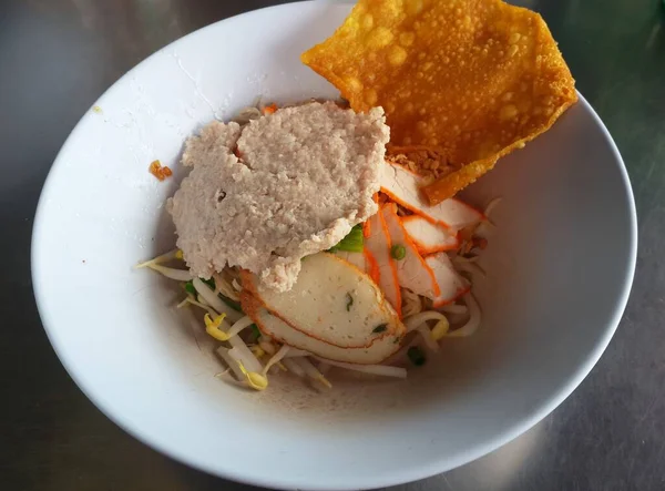 Comida Tailandesa Macarrão Seco Com Porco — Fotografia de Stock