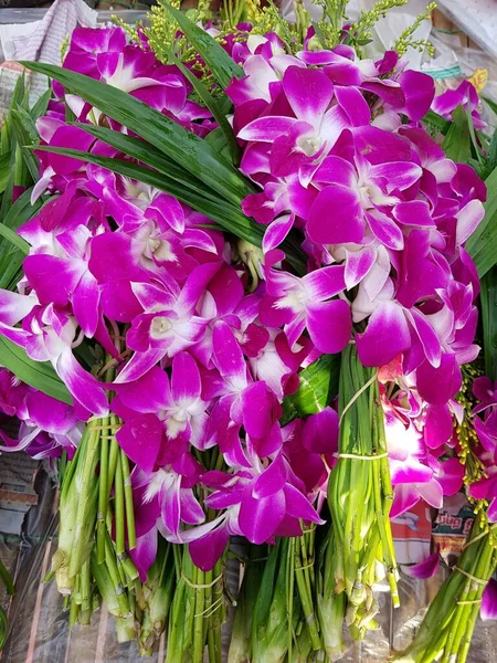 Ramo Flores Orquídea Hojas Pandan Para Rezar Respeto Buda Flores — Foto de Stock