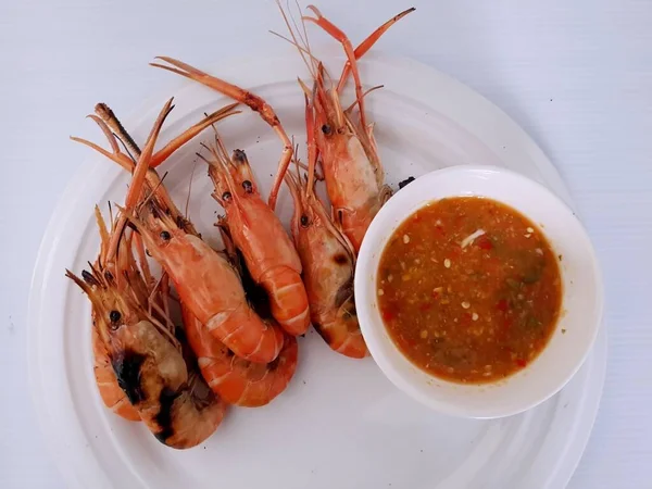 Tayland Yemeği Izgara Karides Baharatlı Deniz Ürünleri Sosu — Stok fotoğraf