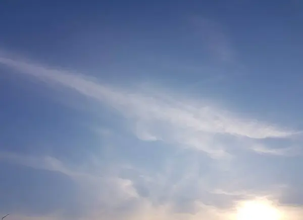 Schöner Himmel Mit Wolken Weiße Wolken Auf Blauem Hintergrund — Stockfoto