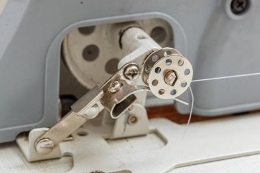 Dikiş makinesinin detayları, iplik makarası yakın plan