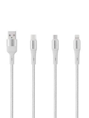 Beyaz kablo beyaz arka planda C, USB, Micro USB, Lightning konnektörleri ile şarj ve senkronizasyon için