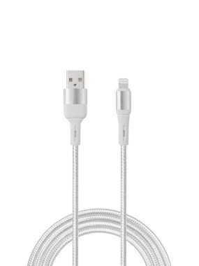 Beyaz kablo beyaz arka planda C, USB, Micro USB, Lightning konnektörleri ile şarj ve senkronizasyon için