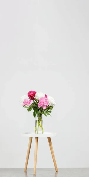 Beautiful Peonies Vase White Background Close — Stock Photo, Image